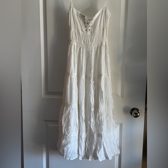 Elegant White Maxi Dress - Picture 4 of 11